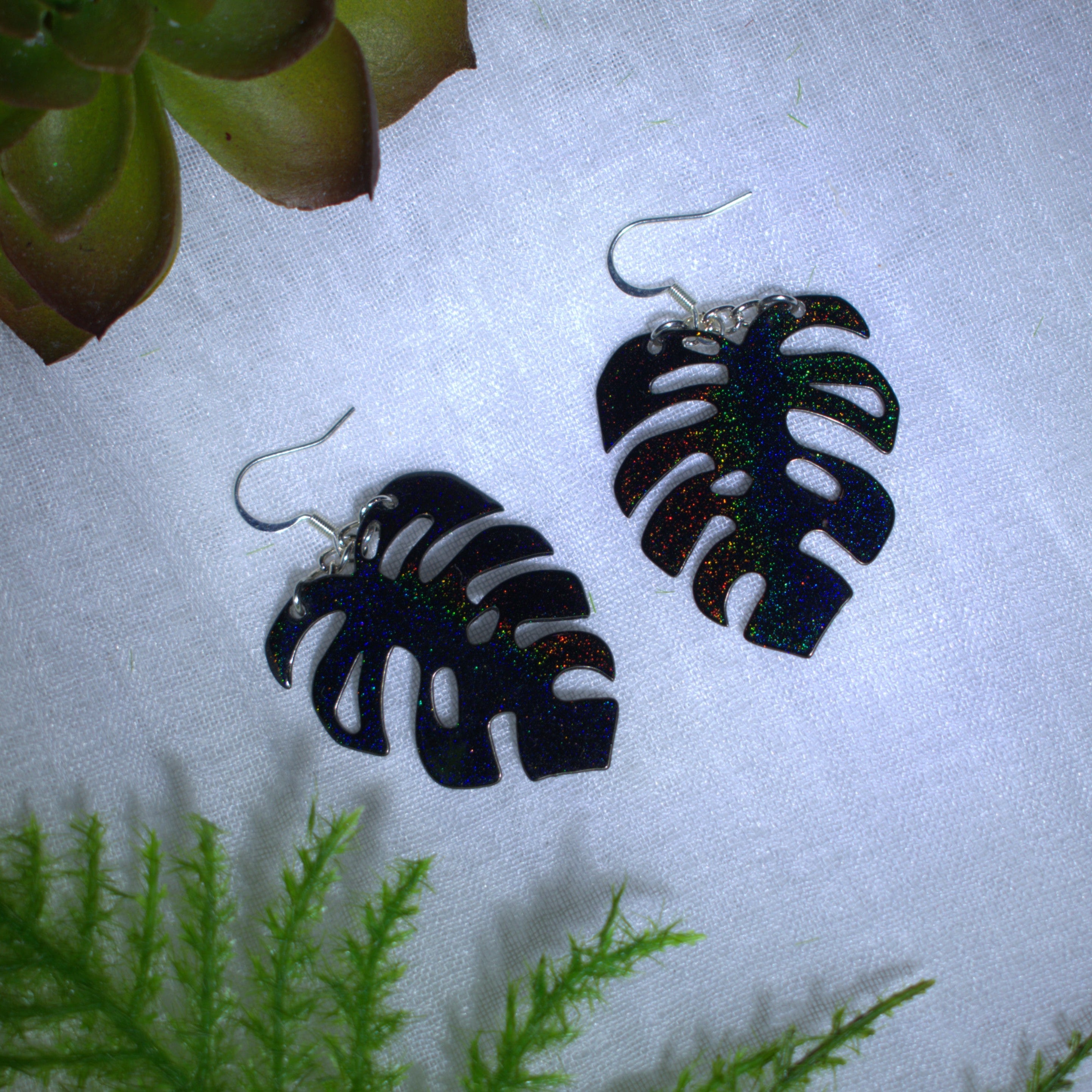 Monstera Earrings Dark Star