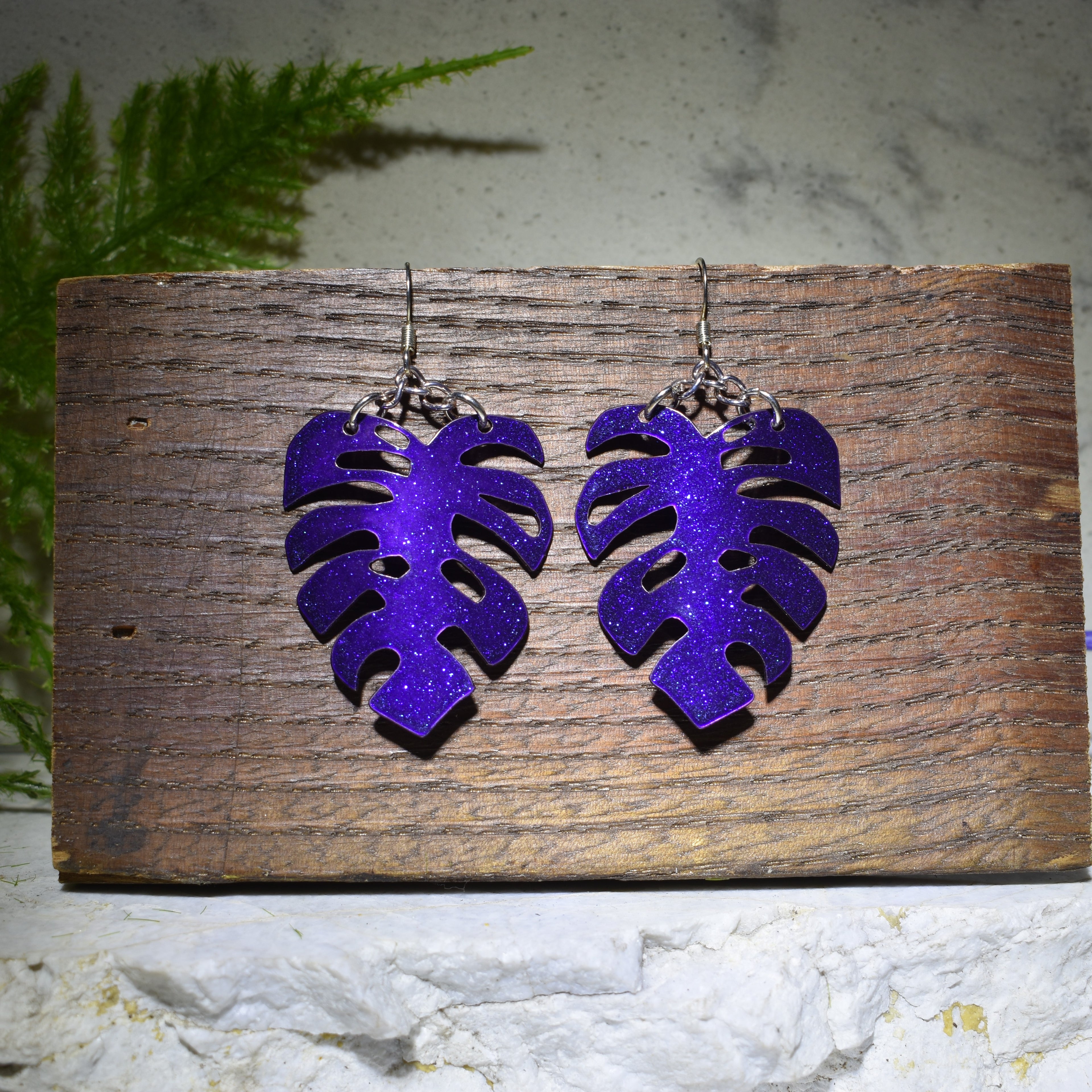 Monstera Earrings Sparkling Purple