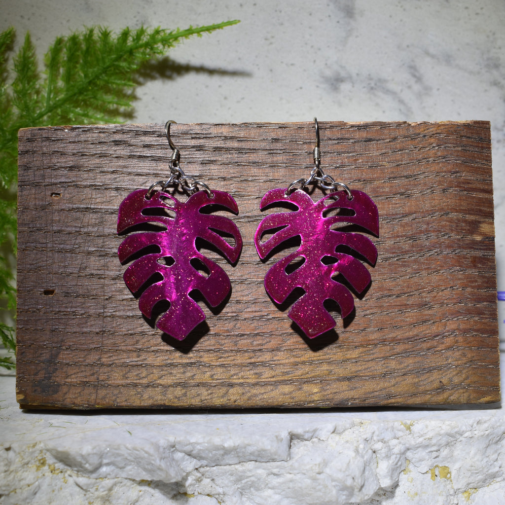 Monstera Earrings Candy Raspberry