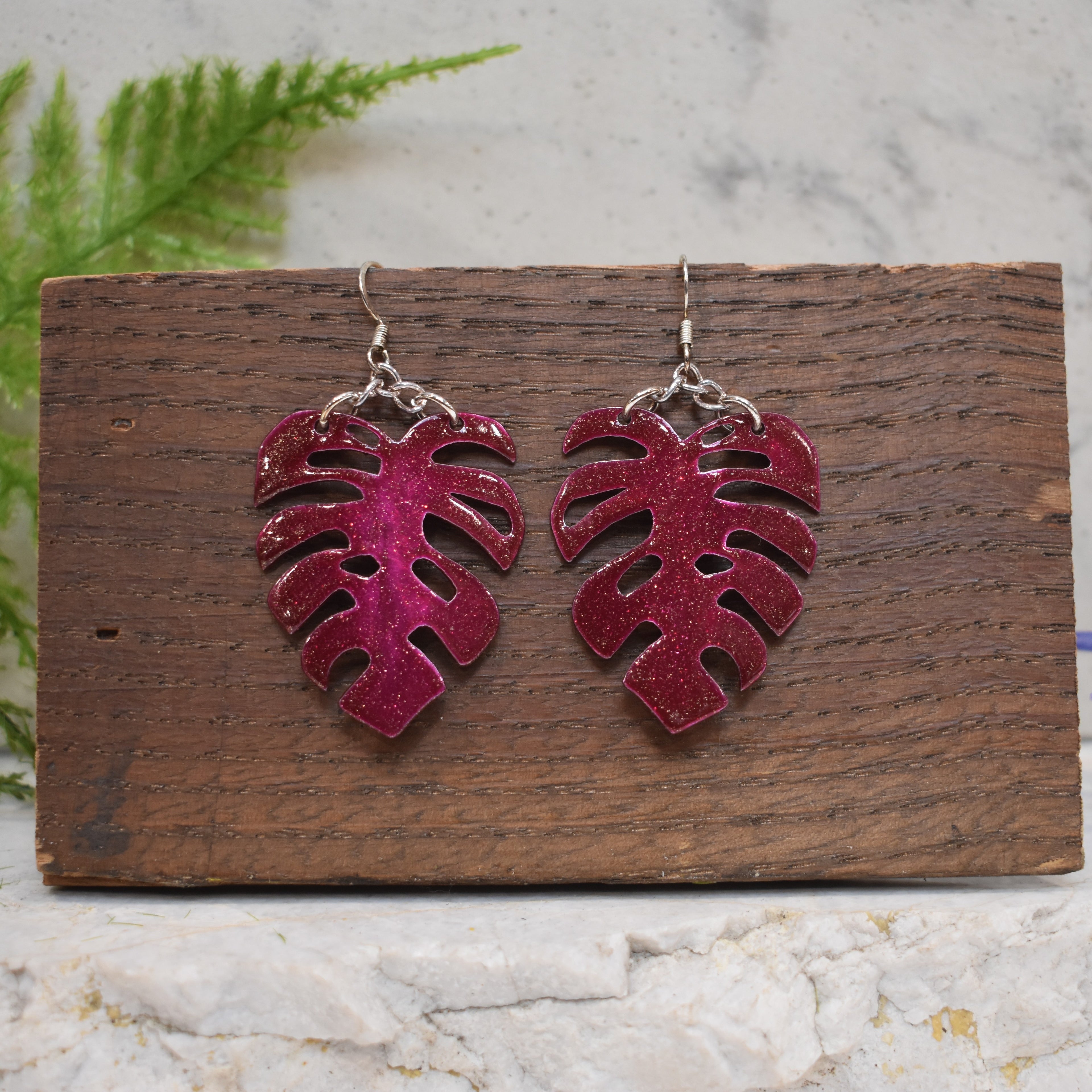 Monstera Earrings Candy Raspberry