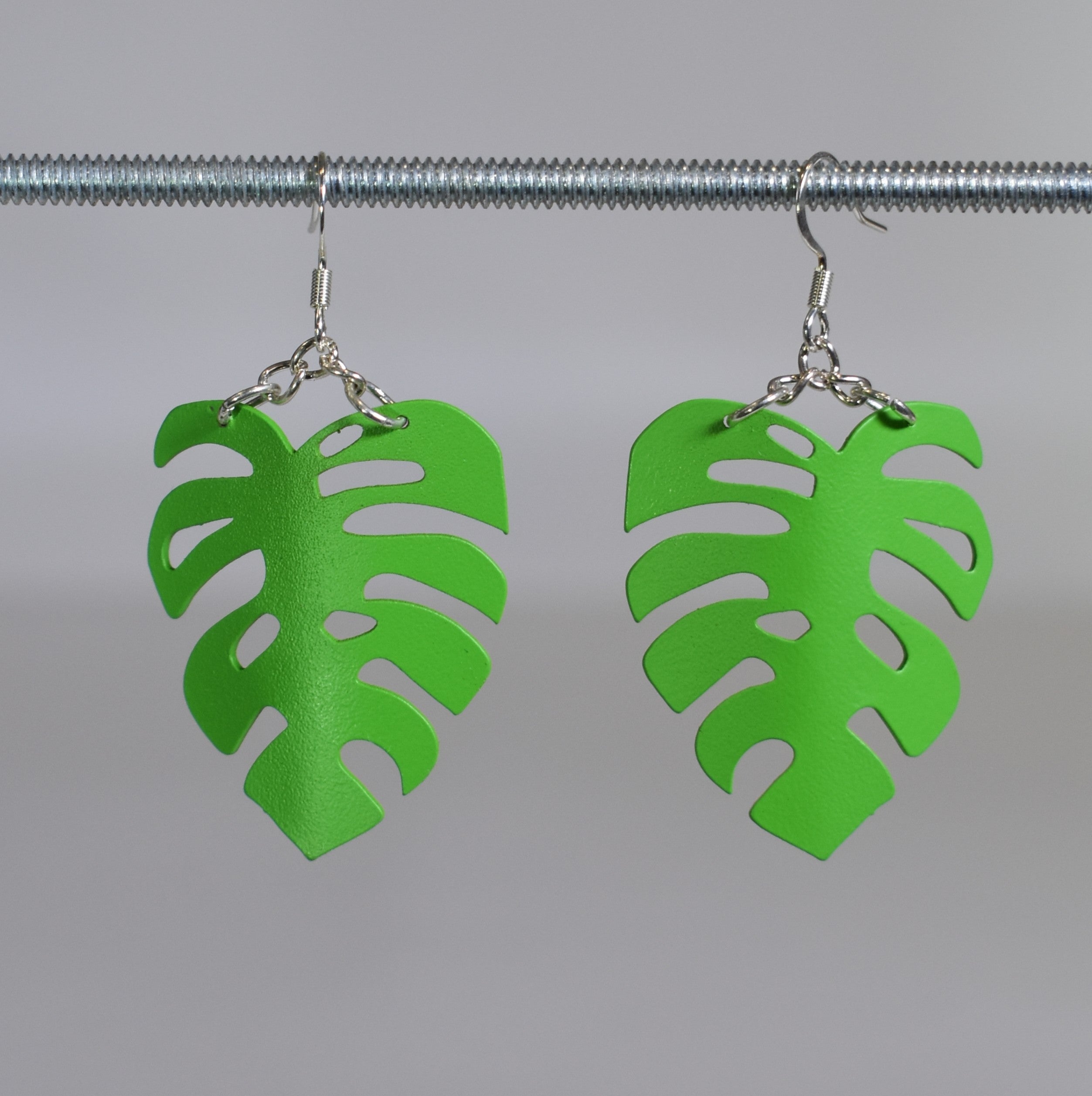 Monstera Earrings Matte Green