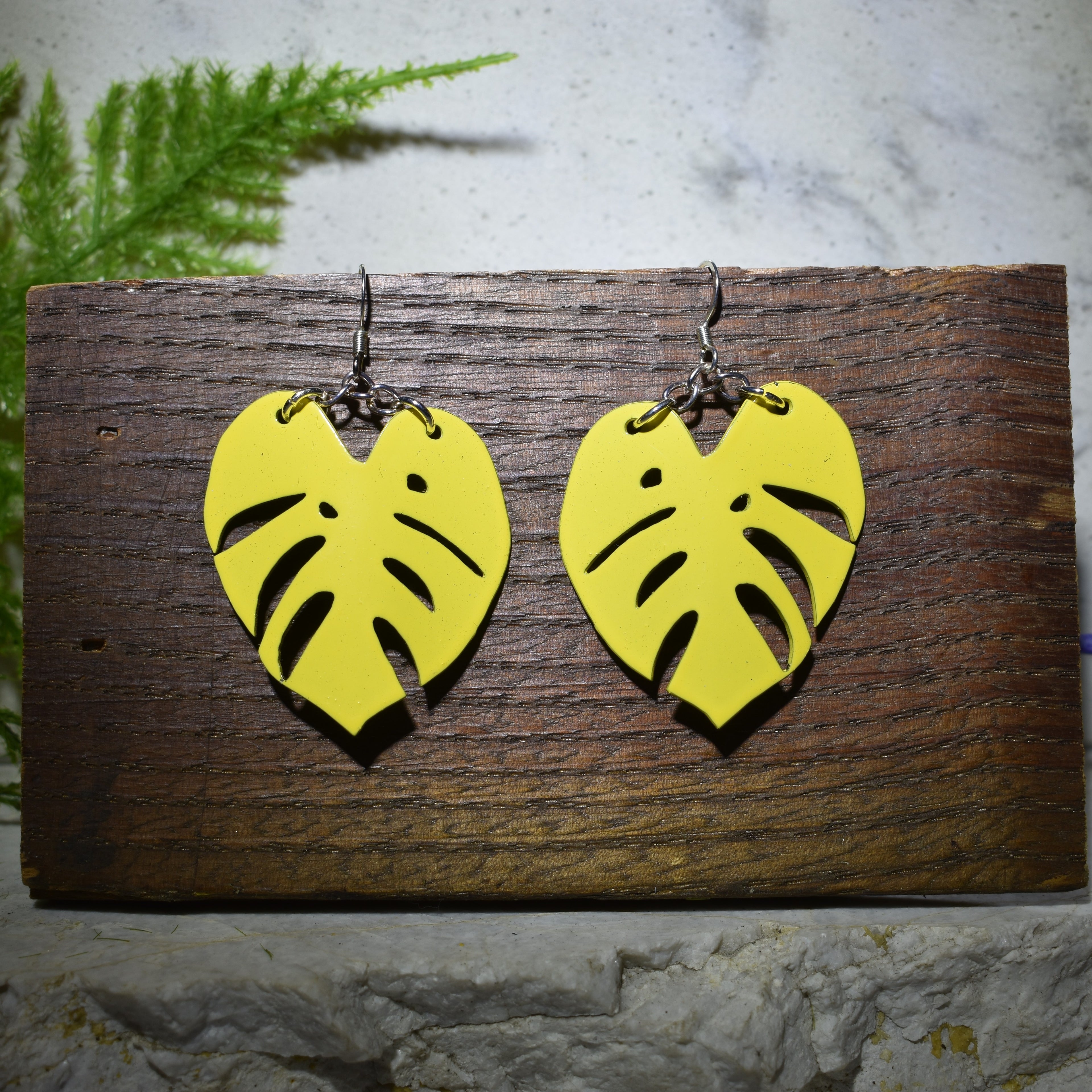 Monstera Earrings Gloss Yellow