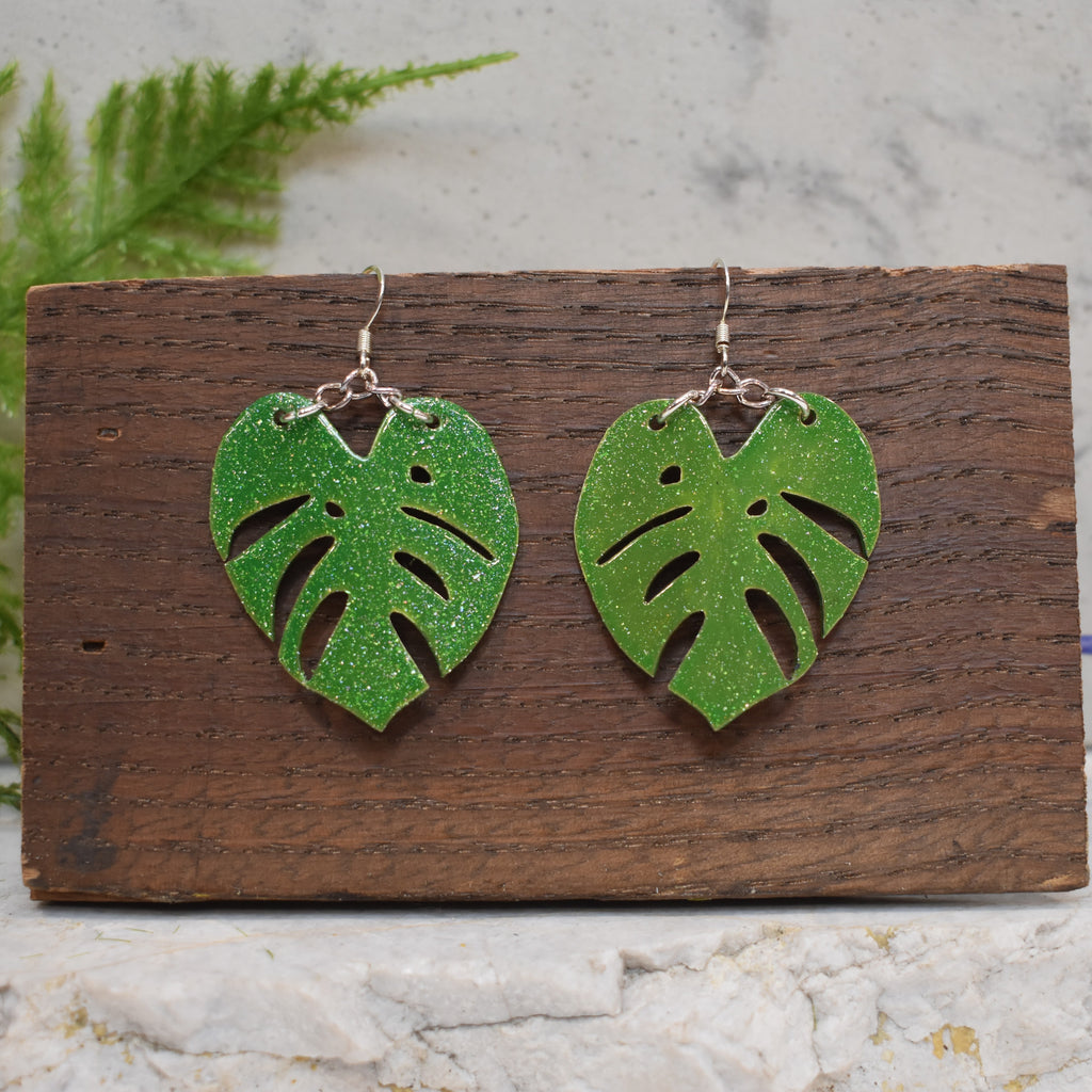 Monstera Earrings Sparkling Green