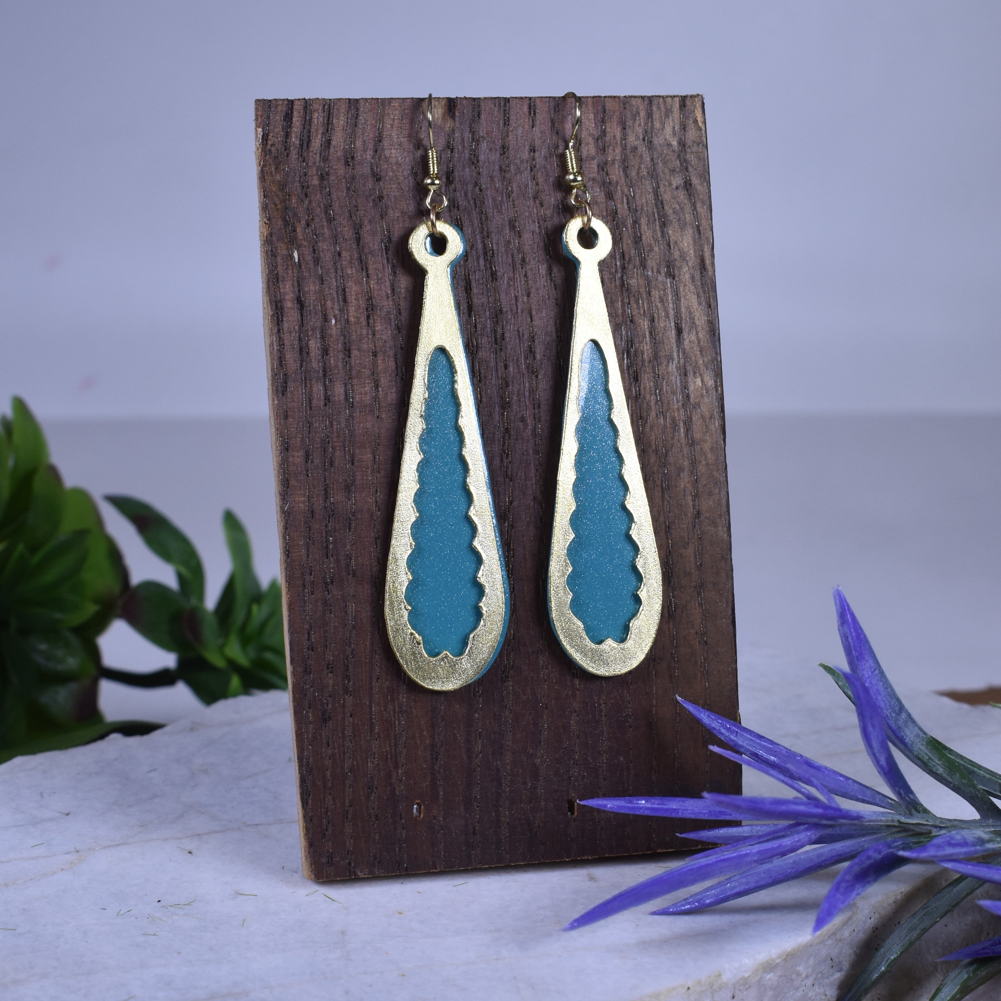 Antique Paisley Brass & Aluminum Teal Drop