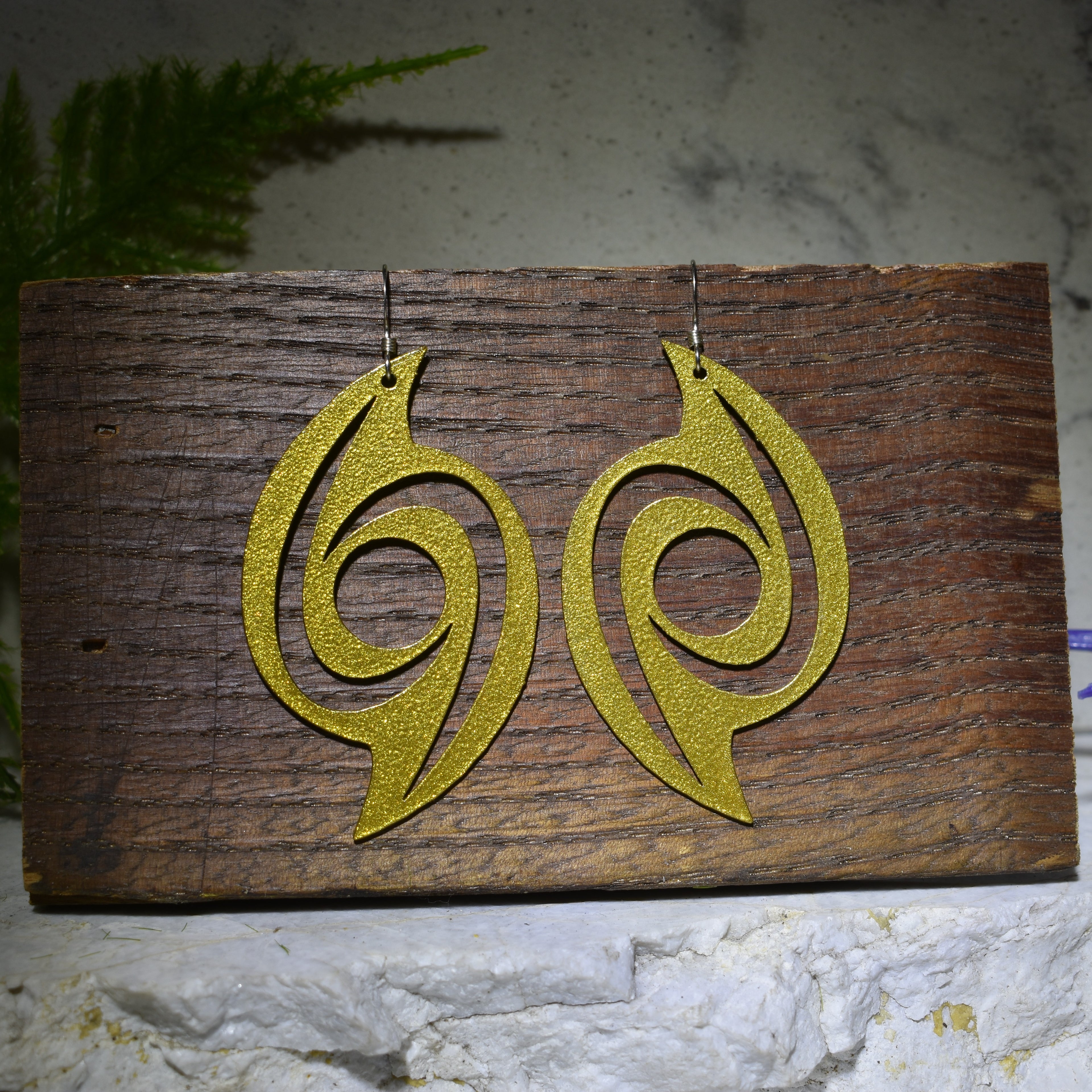 Hurrication Earrings Gold Shimmer