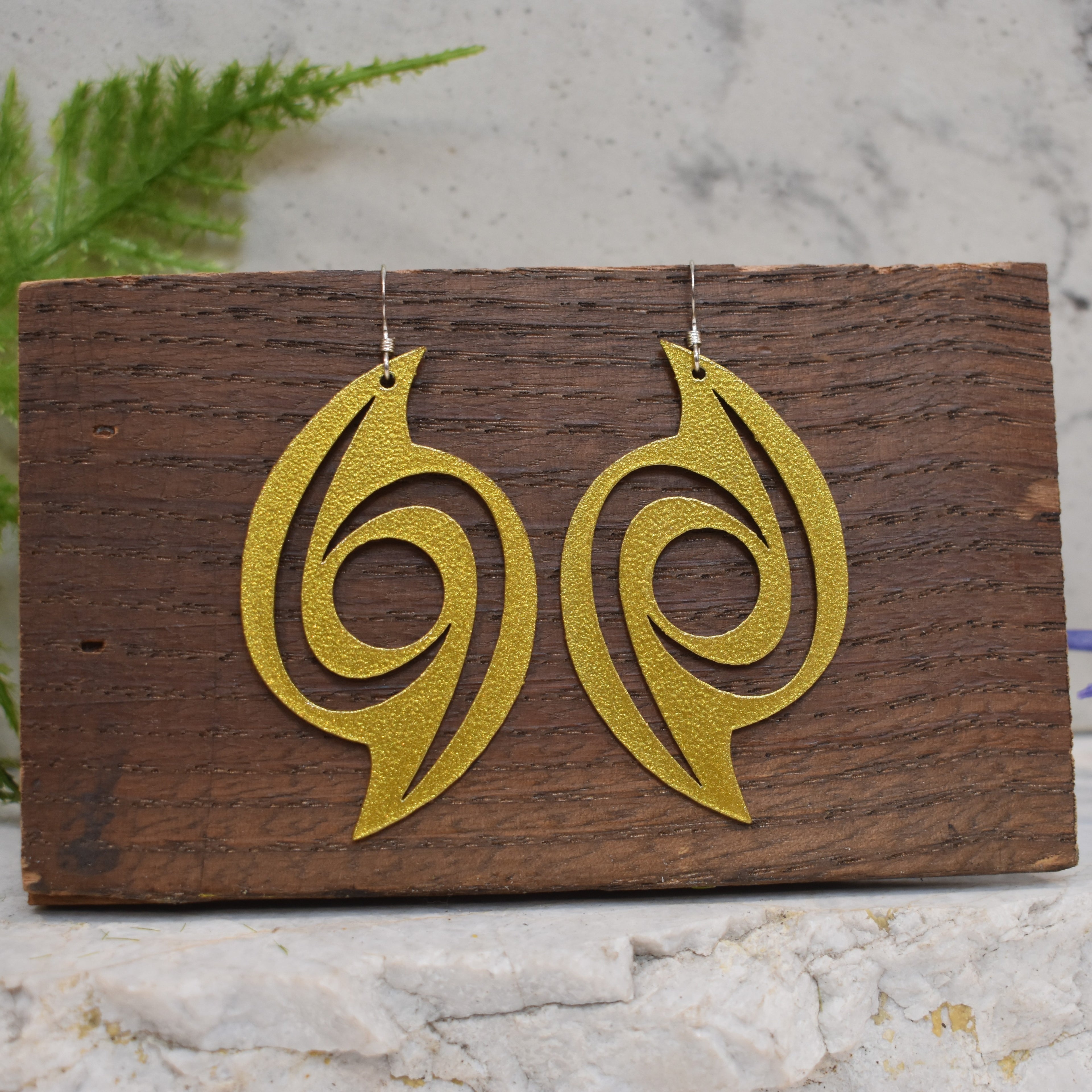 Hurrication Earrings Gold Shimmer